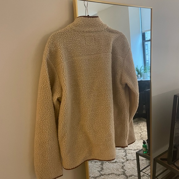 Urban Outfitters //Sherpa jacket - Picture 3 of 3